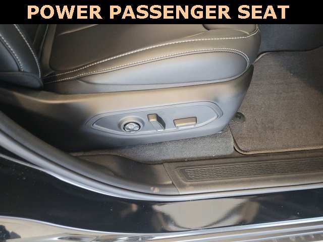 New 2025 Jeep Grand Cherokee Limited w/ Black Appearance Package image 40