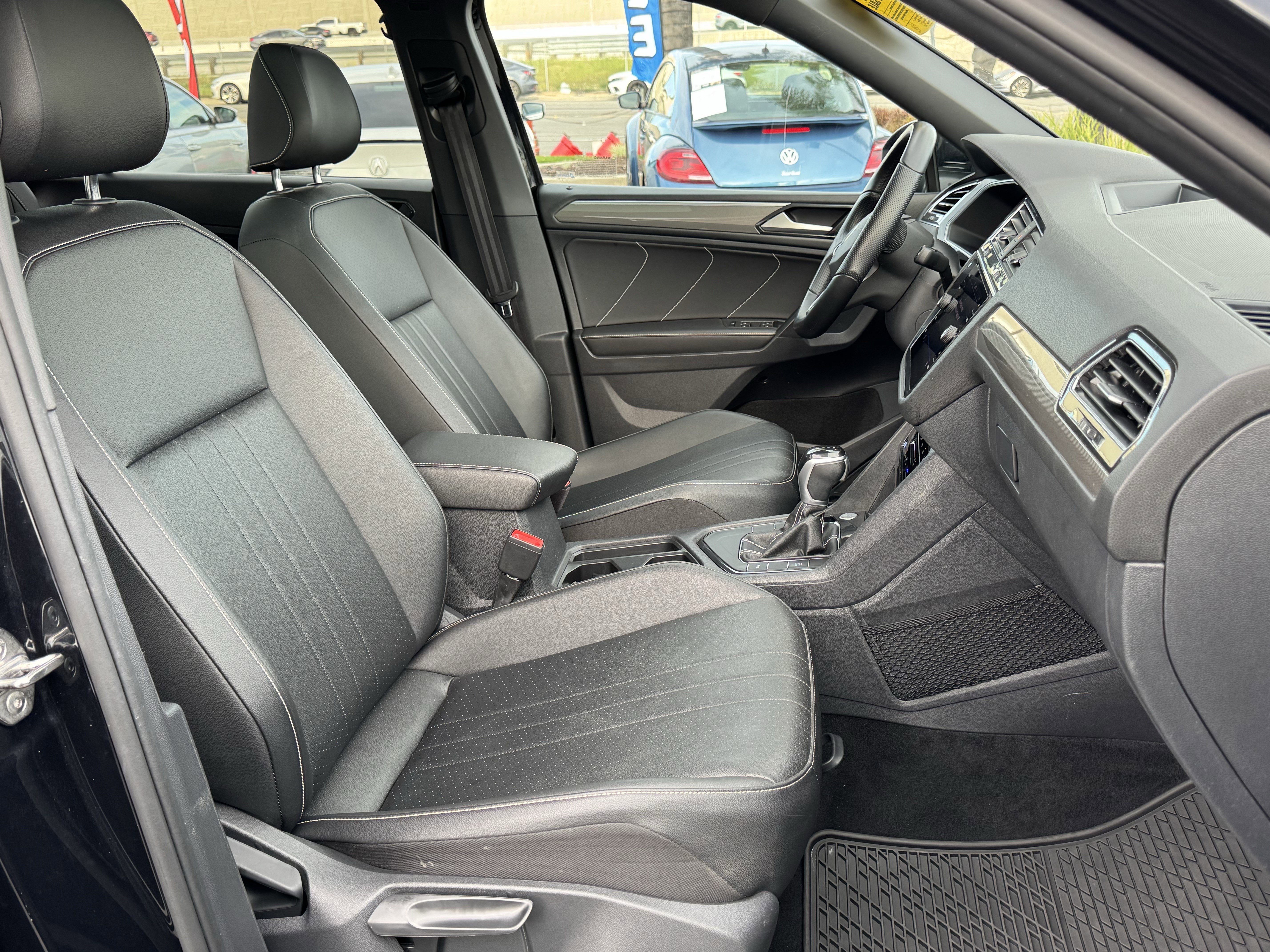 Certified 2023 Volkswagen Tiguan SE R-Line image 38