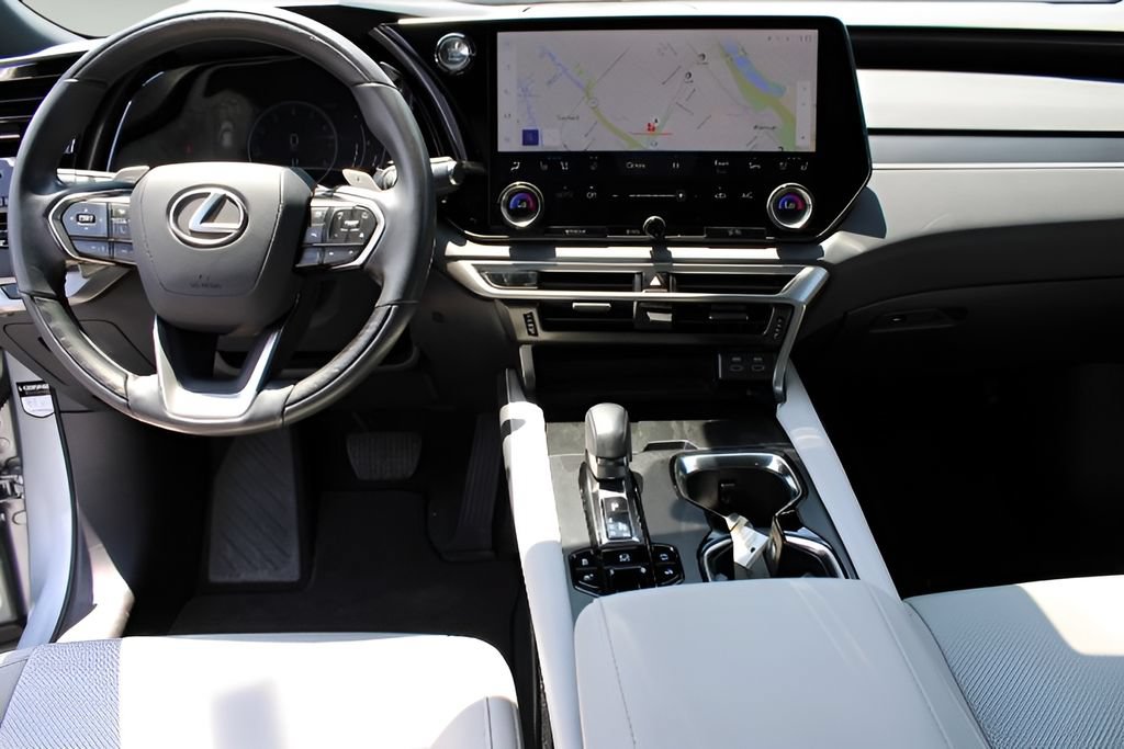 Used 2024 Lexus RX 350 Premium w/ Cold Area Package AWD/4WD image 10