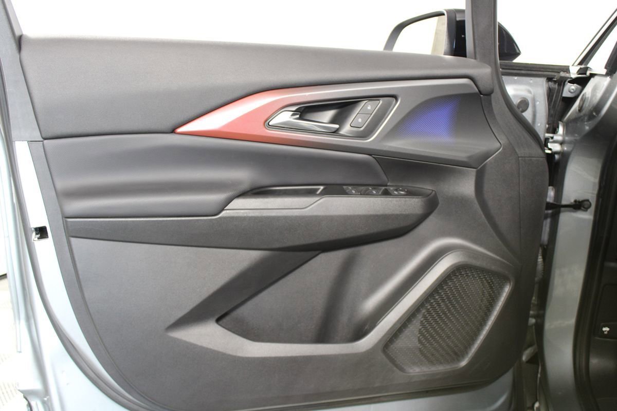 Used 2024 Chevrolet Equinox EV RS FWD image 7