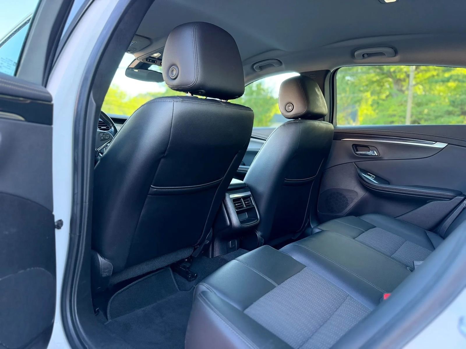 Used 2020 Chevrolet Impala LT FWD image 11