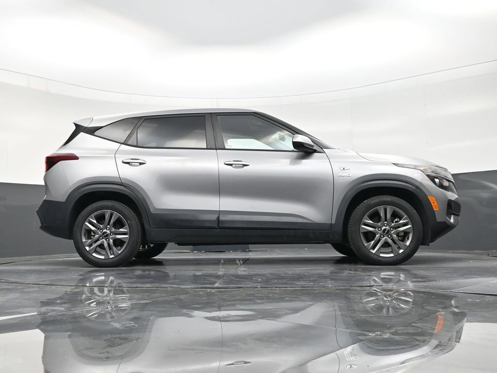 Used 2022 Kia Seltos LX AWD/4WD image 25