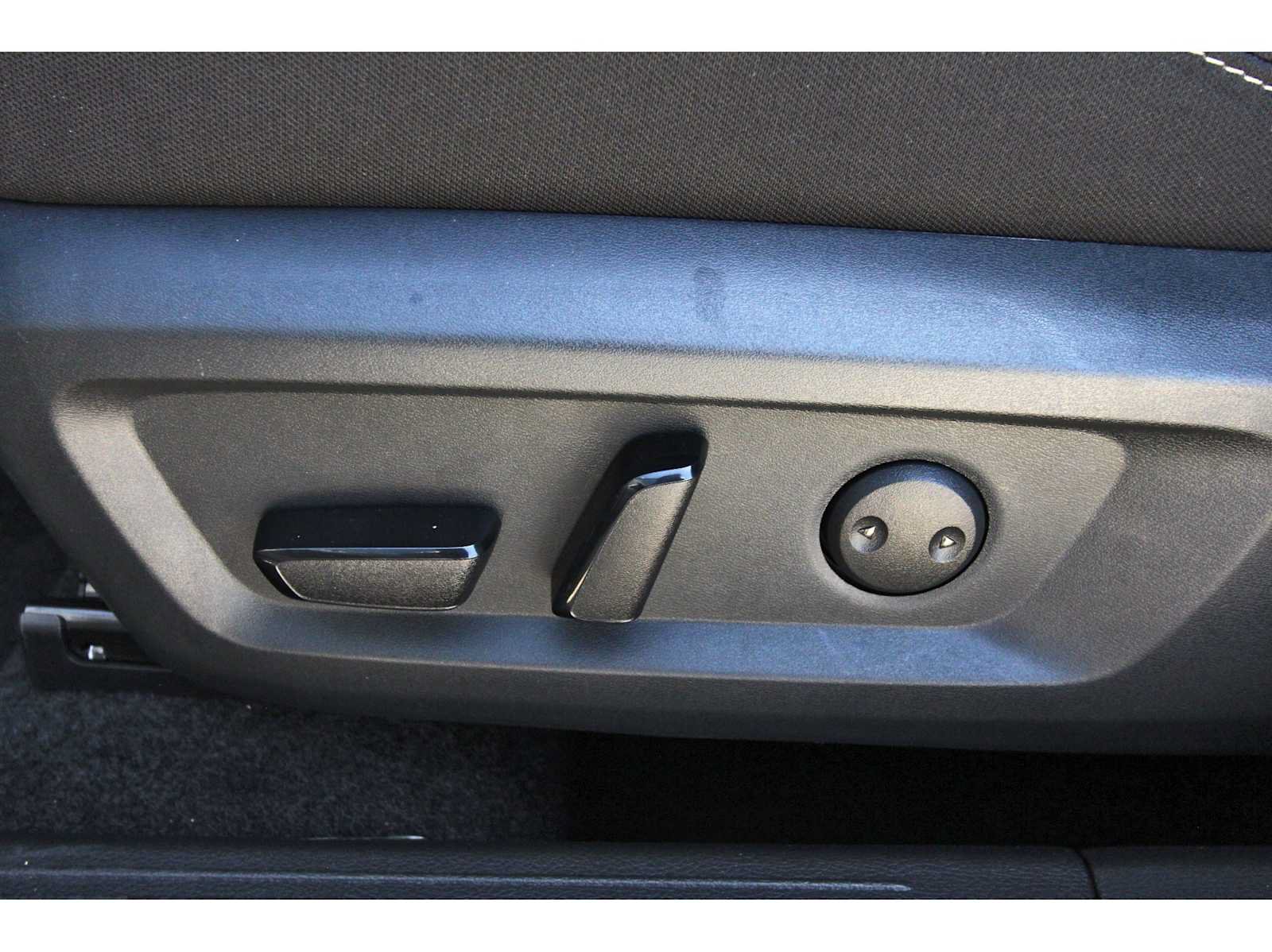 Used 2026 Nissan Rogue SV FWD image 26