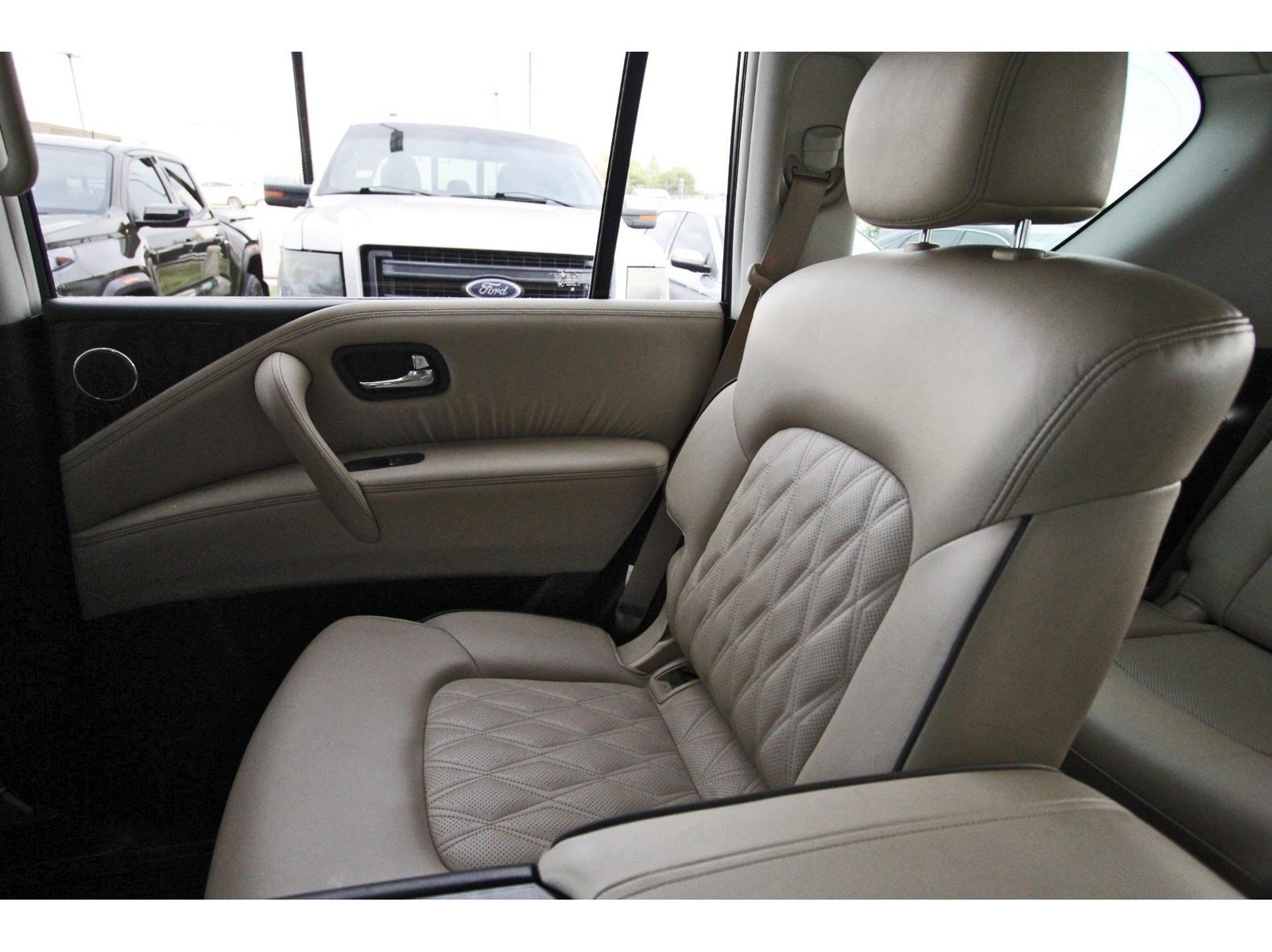 Used 2022 Nissan Armada Platinum w/ Captain's Chairs Package RWD image 14