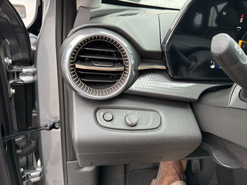 New 2026 Chevrolet Trax ACTIV w/ Driver Confidence Package image 23