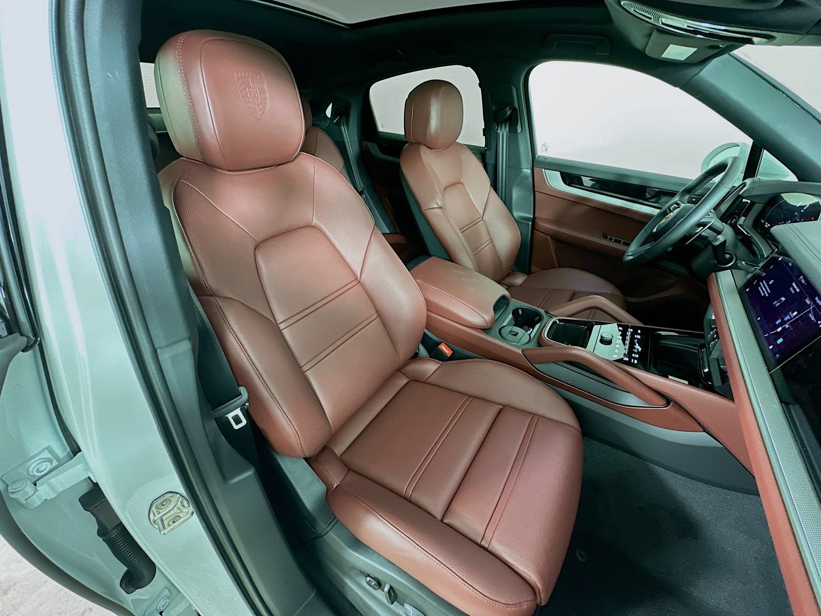 New 2026 Porsche Cayenne Coupe AWD/4WD image 44
