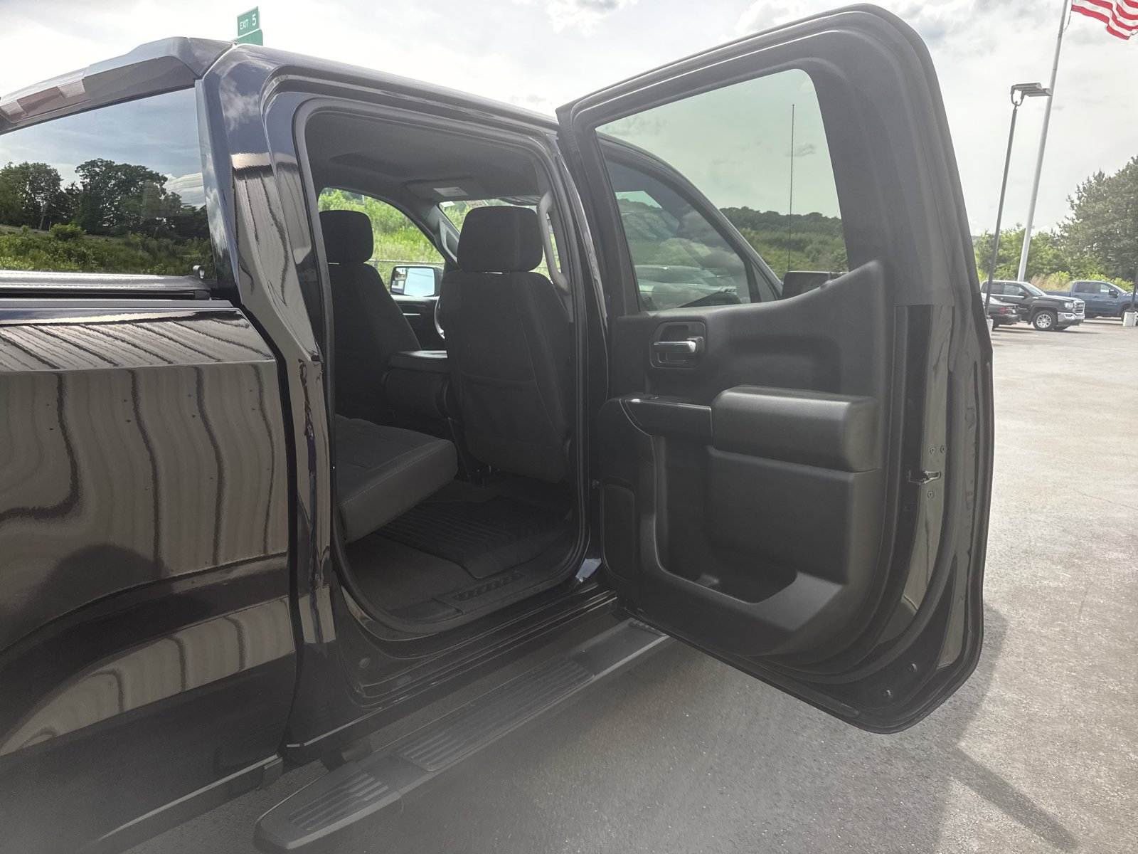 Used 2024 Chevrolet Silverado 1500 Custom w/ LPO, Dark Essentials Package AWD/4WD image 7