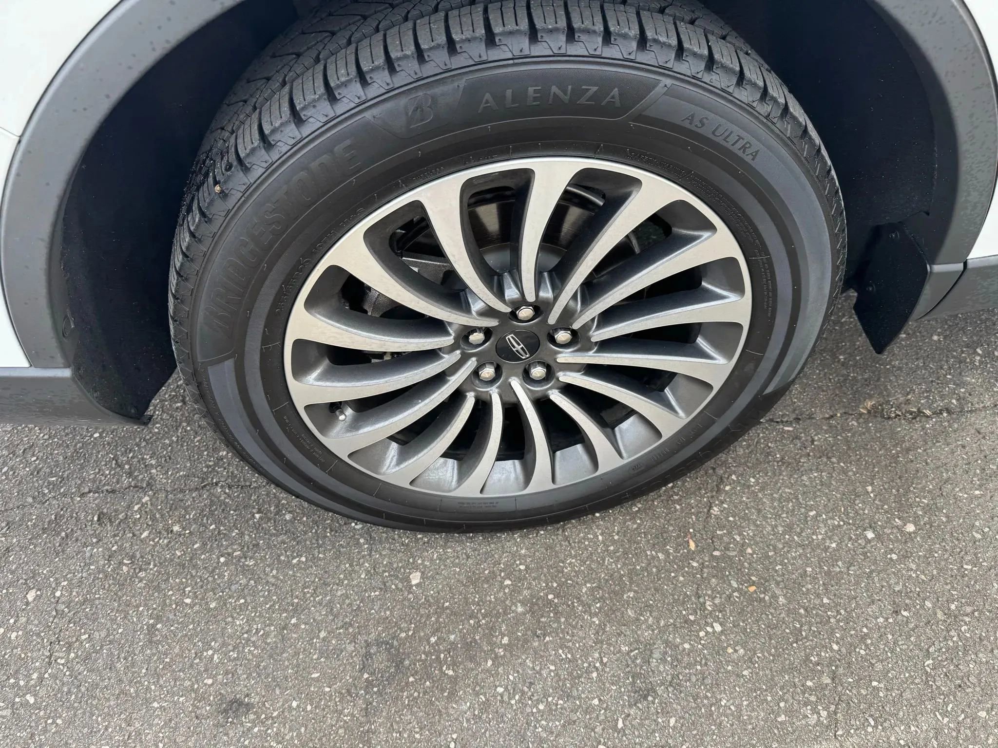 Used 2020 Lincoln Aviator Reserve w/ Equipment Group 201A image 12