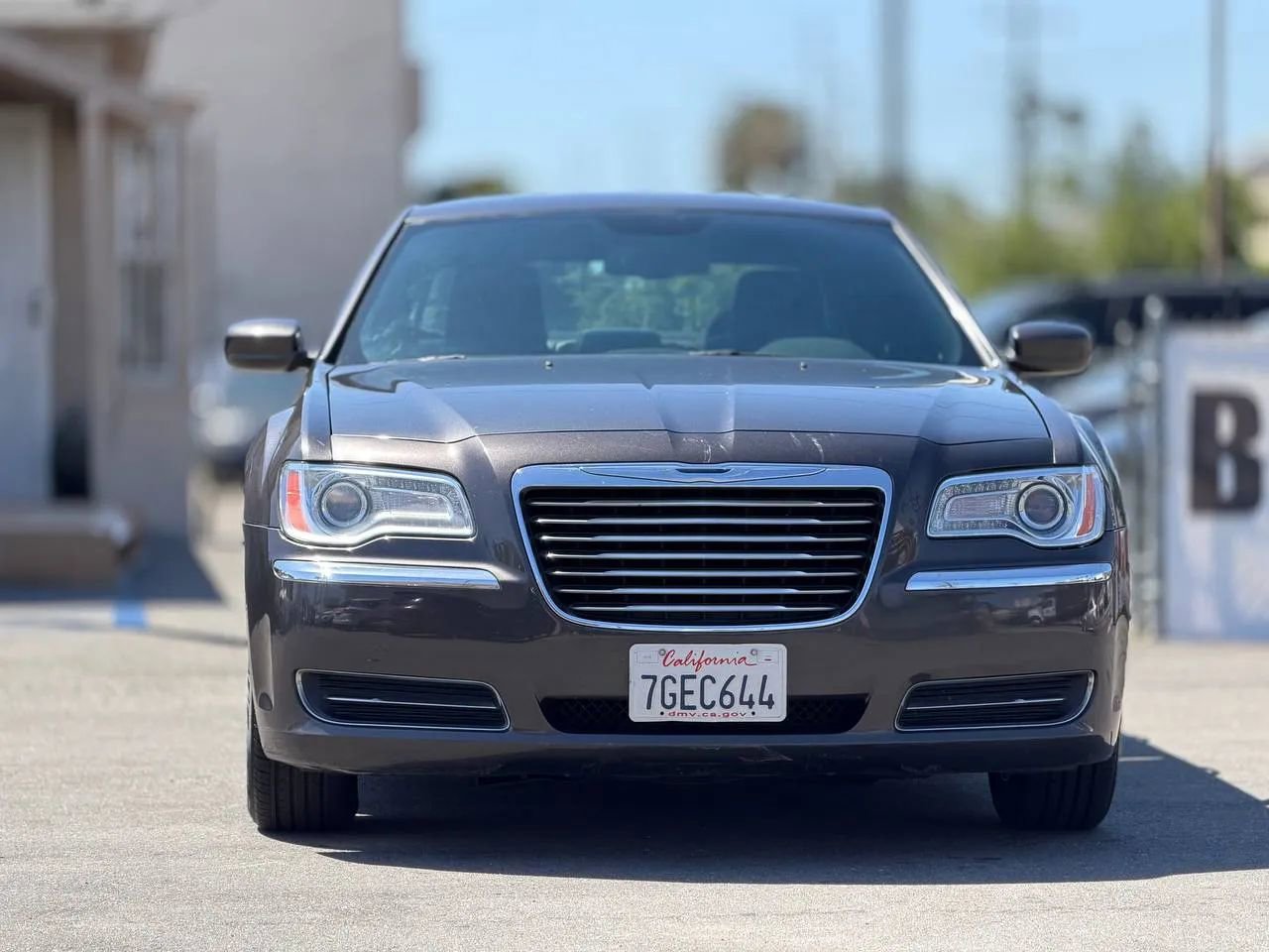 Used 2014 Chrysler 300 Limited RWD image 4