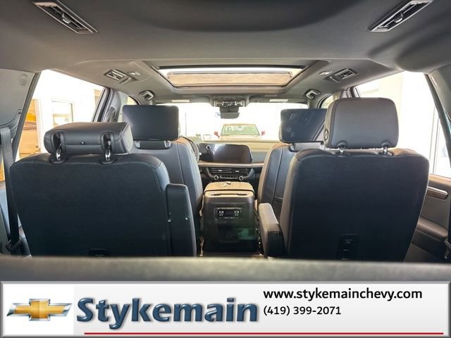 New 2026 Chevrolet Suburban High Country image 13