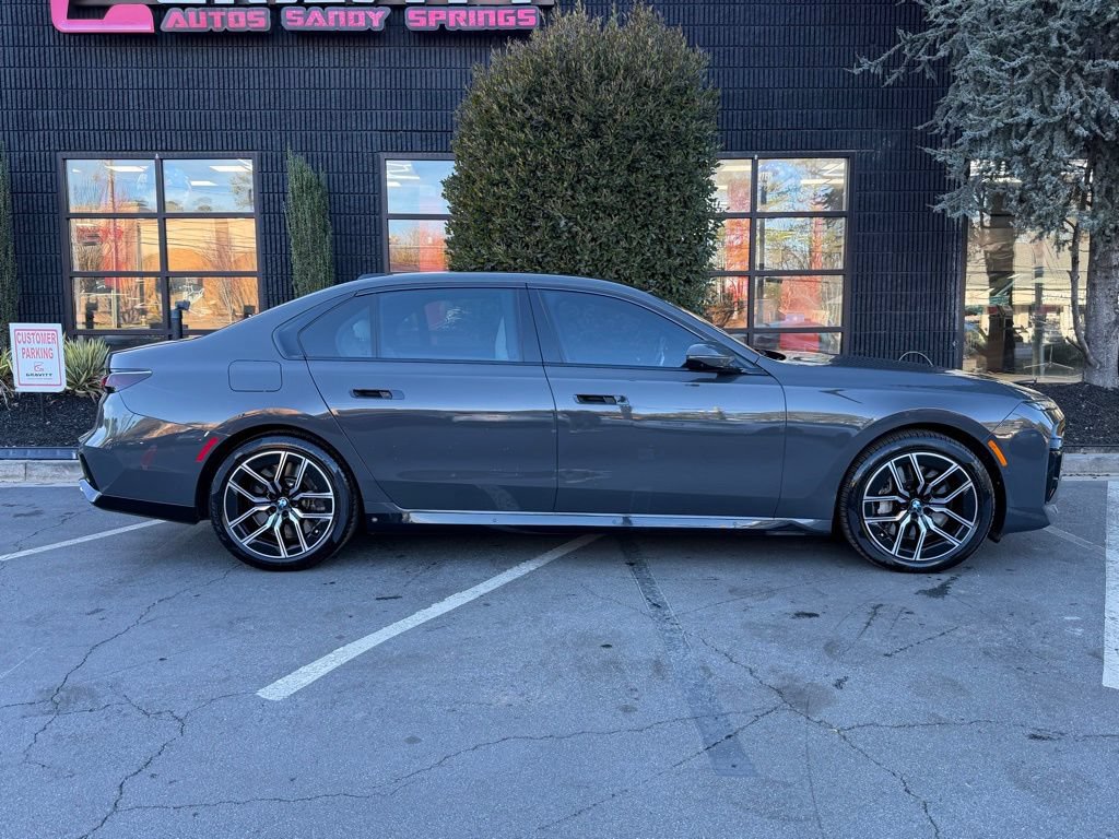 Used 2023 BMW 760i xDrive w/ Executive Package AWD/4WD image 21