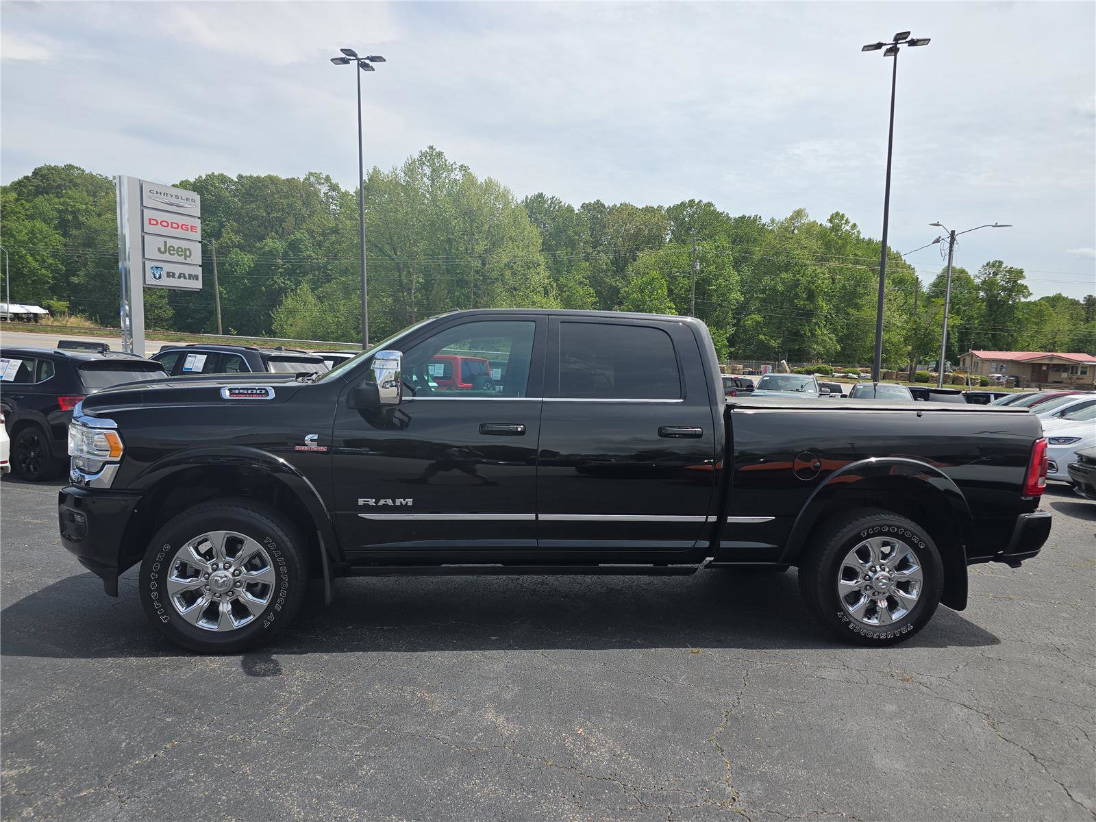 Used 2024 RAM 3500 Limited AWD/4WD image 5