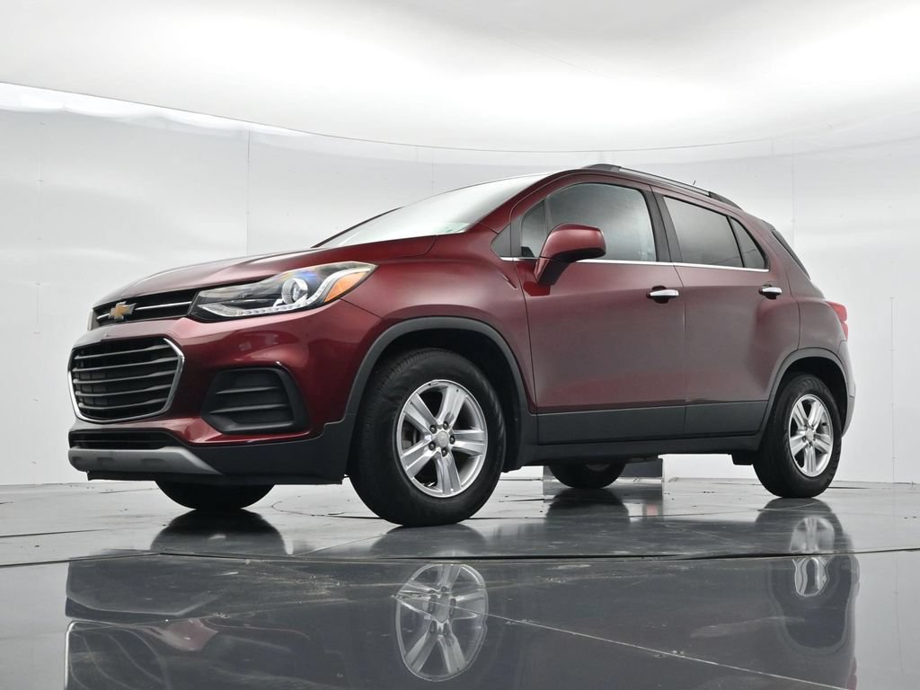 Used 2017 Chevrolet Trax LT w/ LT Convenience Package FWD image 26