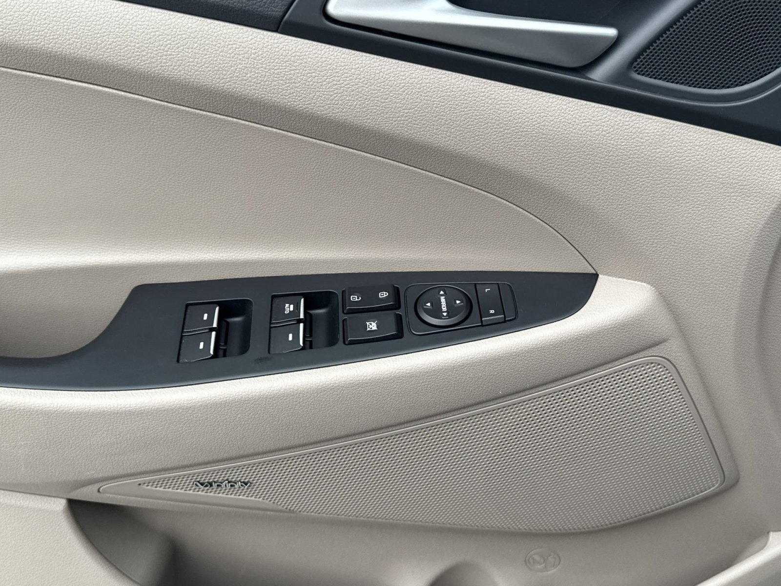 Used 2020 Hyundai Tucson Limited AWD/4WD image 15