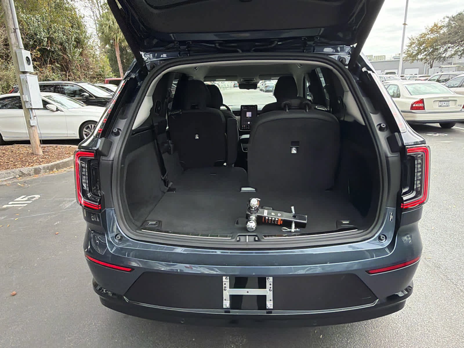 Certified 2025 Volvo EX90 Ultra image 24