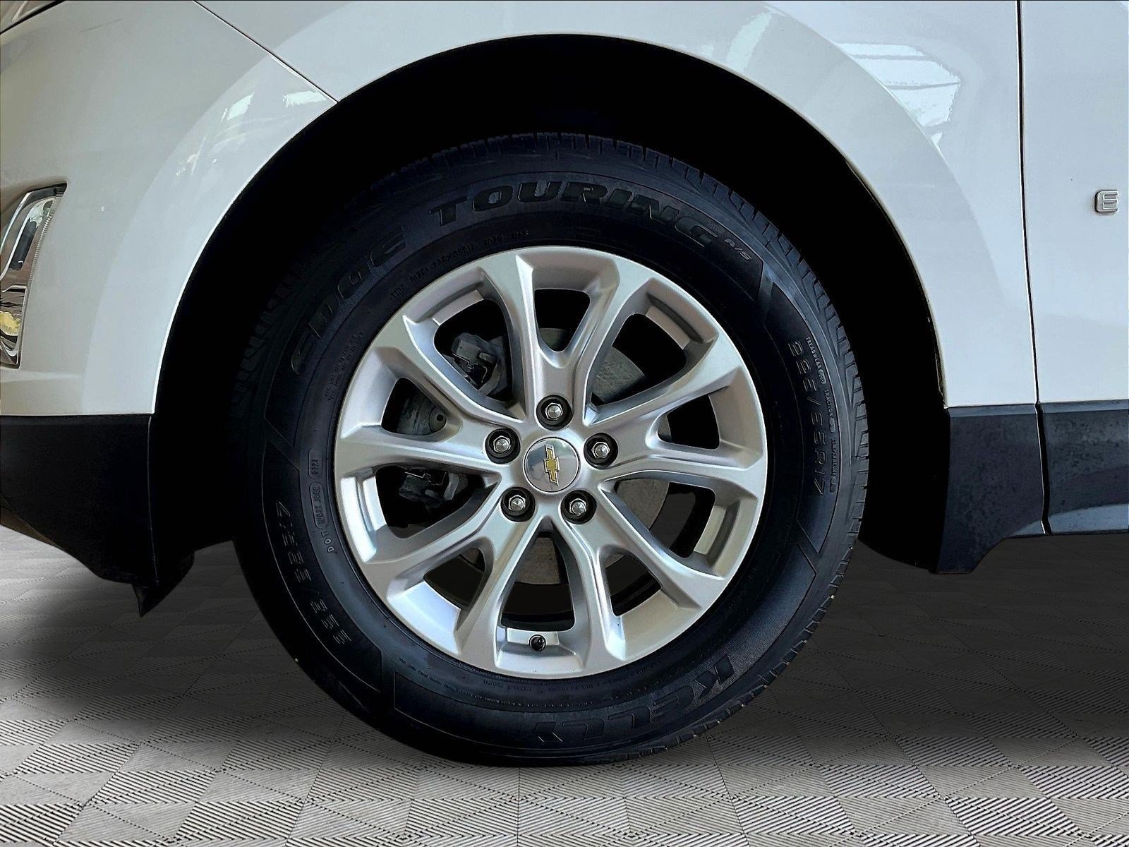 Used 2020 Chevrolet Equinox LT w/ Driver Convenience Package FWD image 31