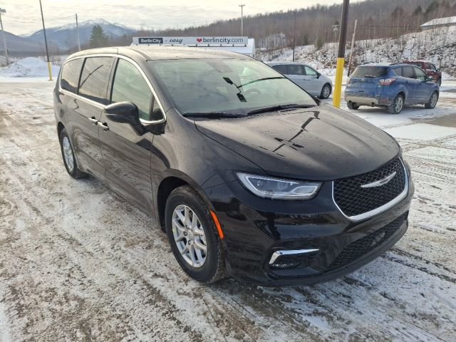 New 2026 Chrysler Pacifica Select image 30