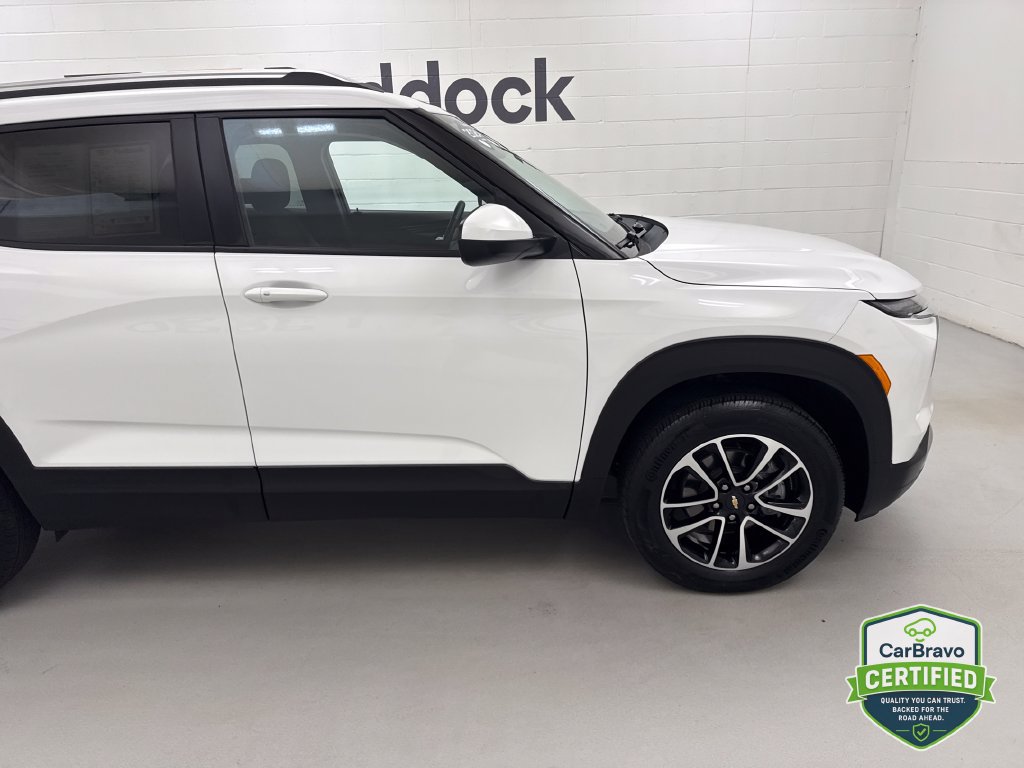 Used 2024 Chevrolet TrailBlazer LT w/ LT Cold Weather Package AWD/4WD image 9