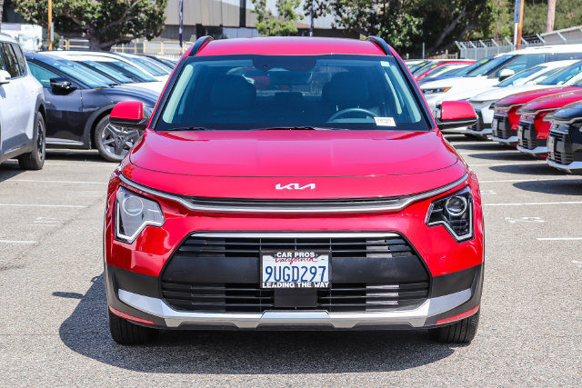 Certified 2025 Kia Niro EX FWD image 3