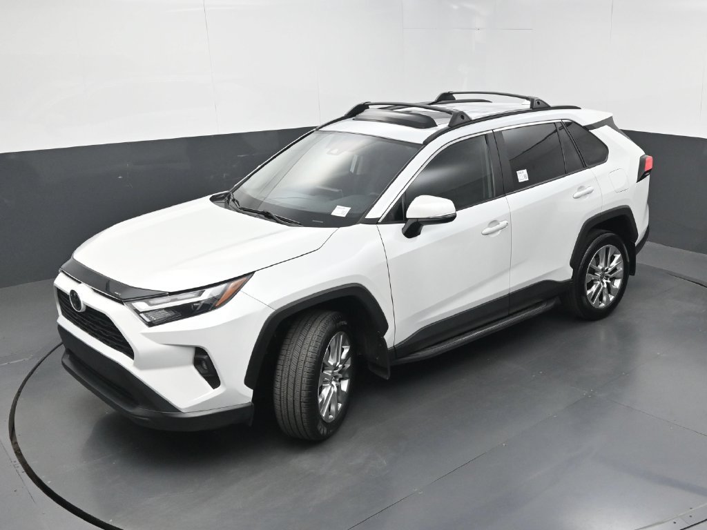 Used 2024 Toyota RAV4 XLE Premium FWD image 32