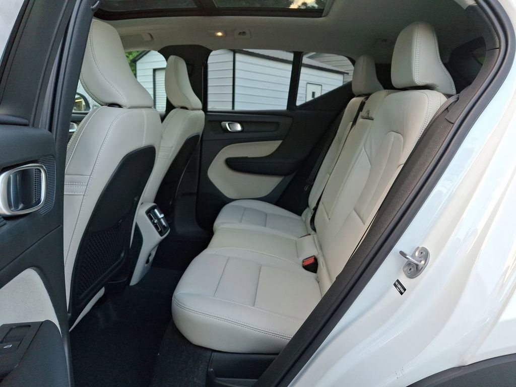 New 2026 Volvo XC40 B5 Ultra w/ Protection Package Premier image 13