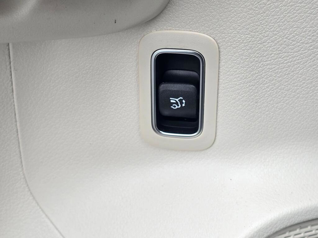 New 2026 Mercedes-Benz GLB 250 4MATIC image 37