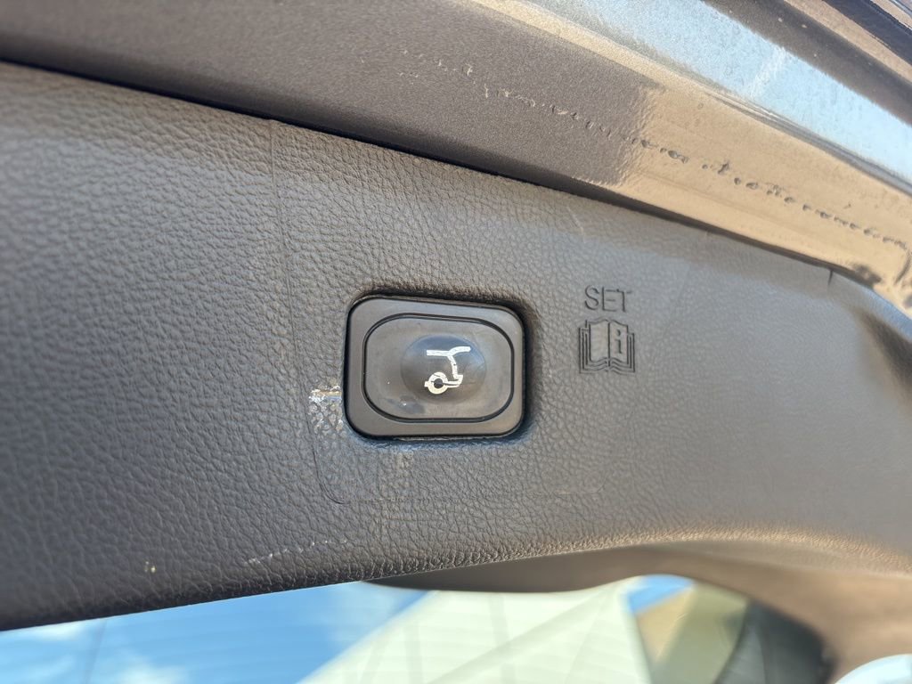 Used 2024 Ford Edge Titanium image 12