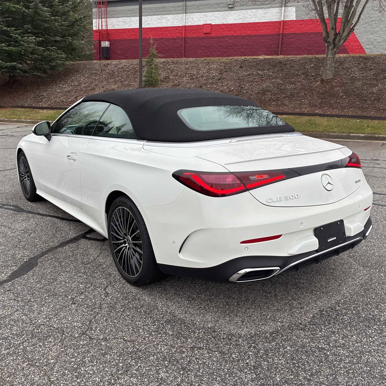 Used 2024 Mercedes-Benz CLE 300 4MATIC Cabriolet image 5