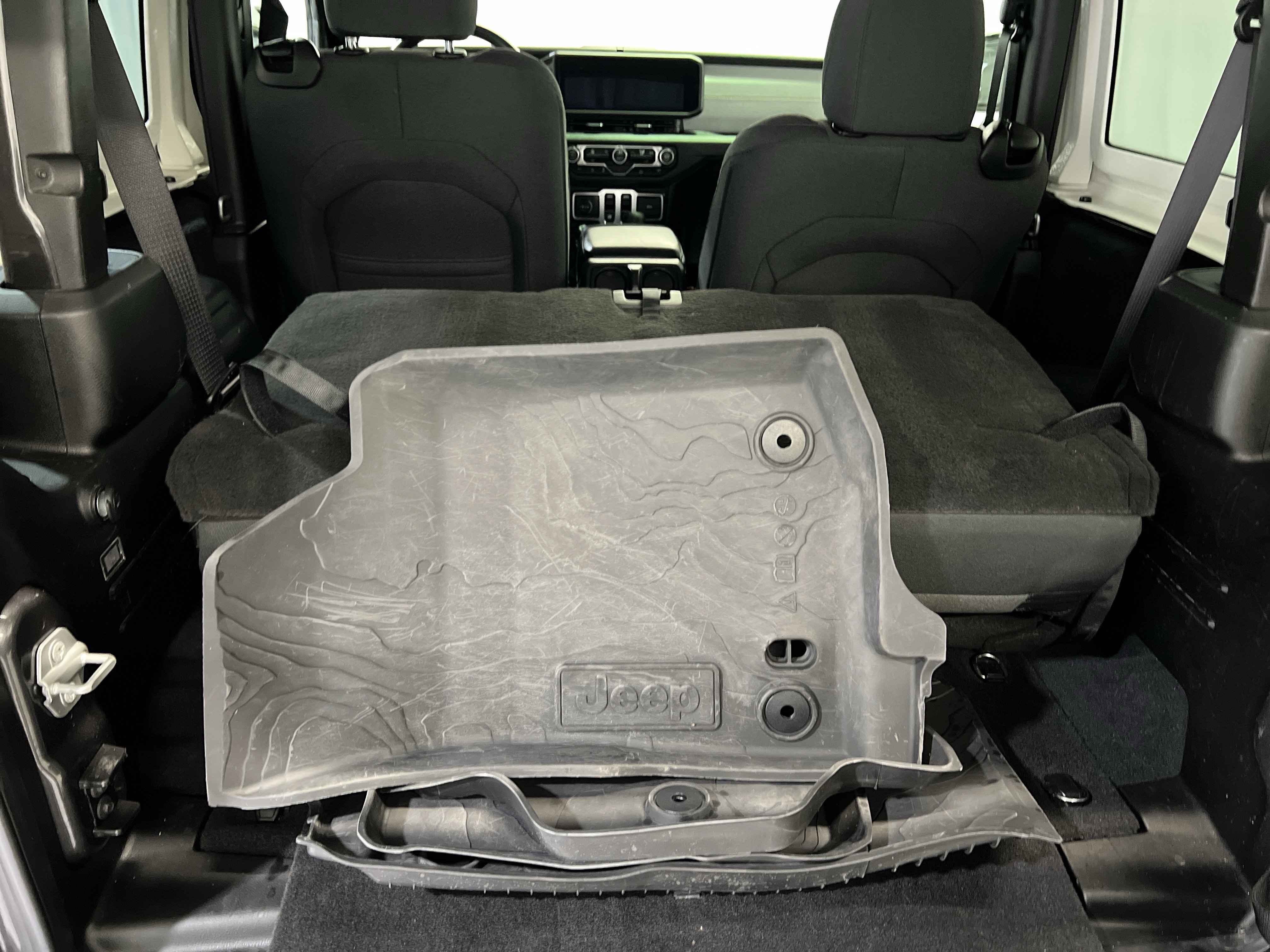 Used 2025 Jeep Wrangler Sport image 14