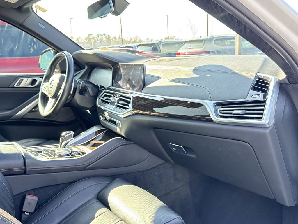 Used 2020 BMW X6 xDrive40i w/ M Sport Package image 22