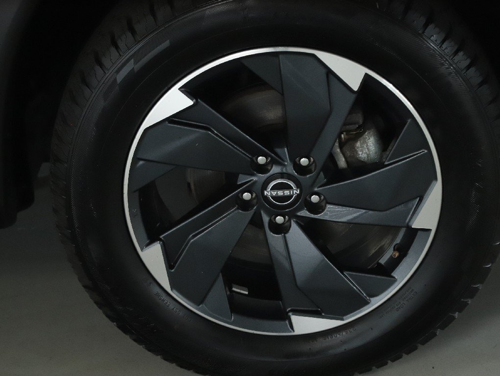 Used 2024 Nissan Rogue SV AWD/4WD image 10