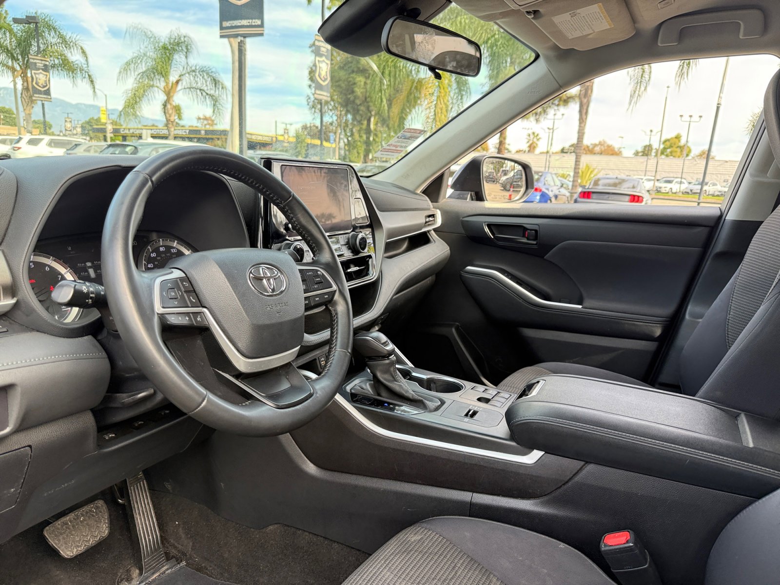 Used 2023 Toyota Highlander LE image 15