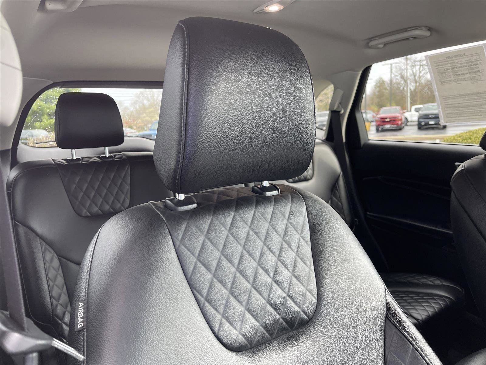 Used 2024 Ford Edge Titanium AWD/4WD image 36