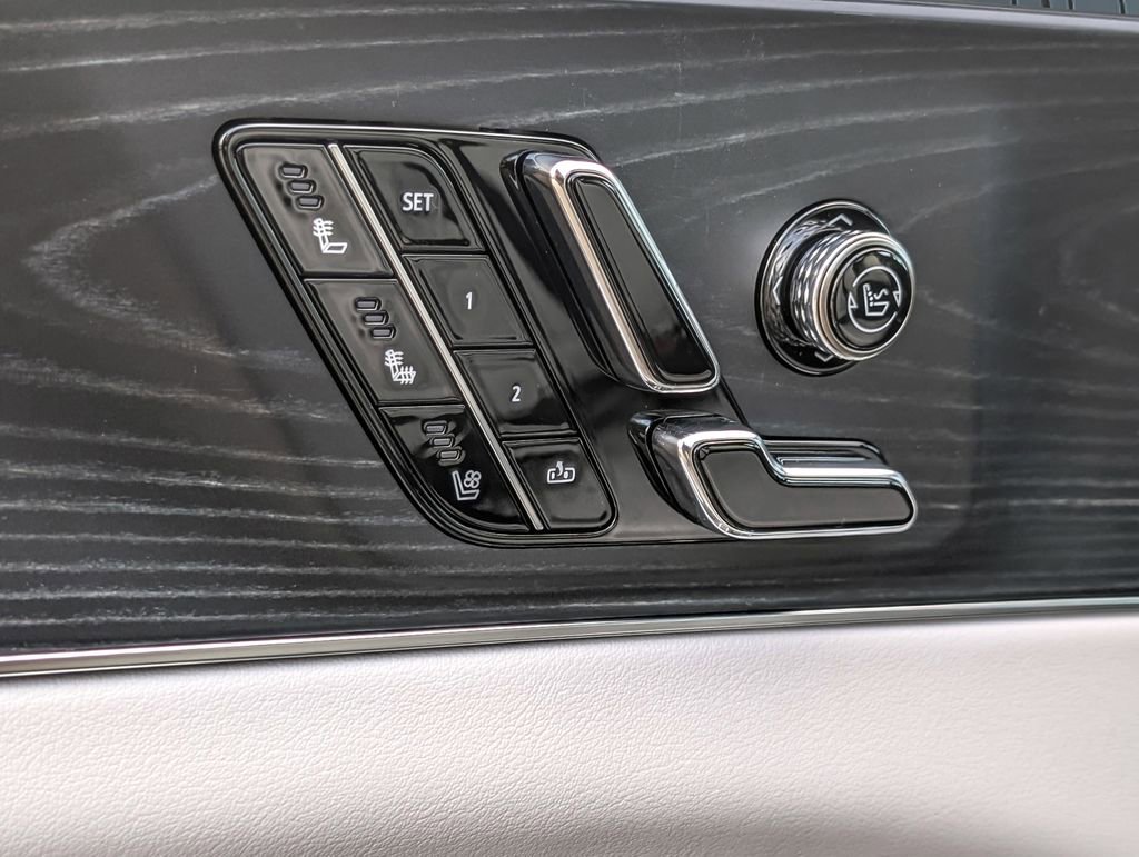 New 2026 Cadillac Lyriq Premium Luxury AWD/4WD image 13