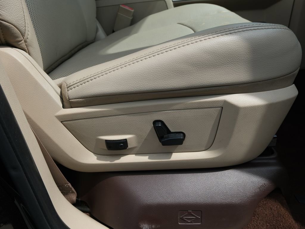 Used 2014 RAM 2500 Laramie AWD/4WD image 33