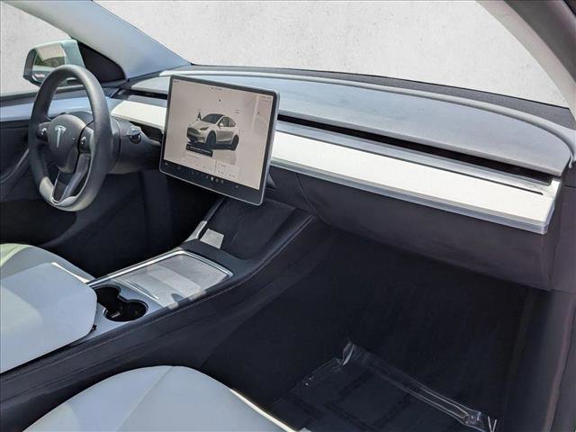 Used 2024 Tesla Model Y Performance AWD/4WD image 21
