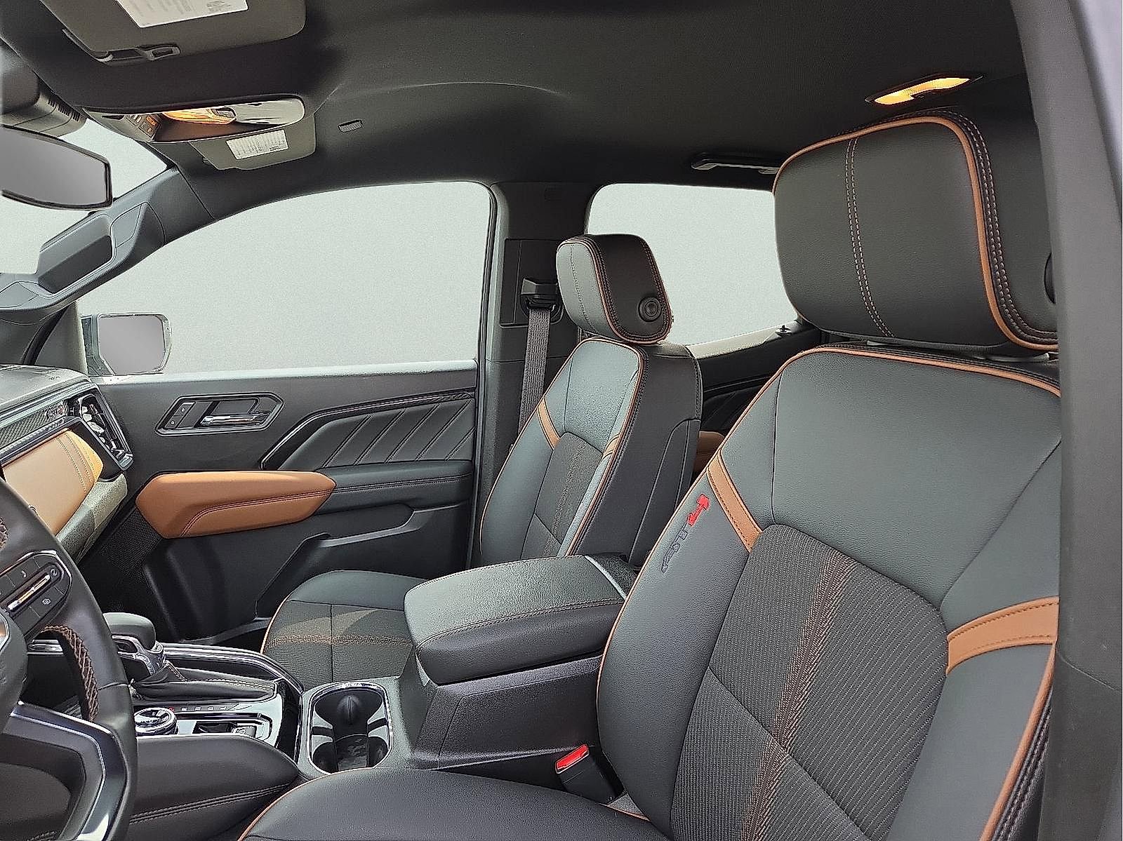 Used 2026 GMC Canyon AT4 image 13