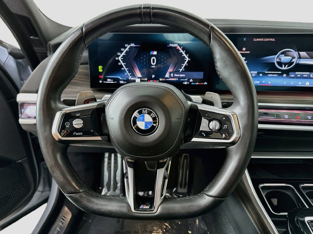Used 2023 BMW 740i w/ Parking Assistance Package RWD image 12