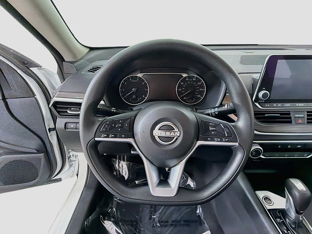 Used 2025 Nissan Altima 2.5 SV AWD/4WD image 29