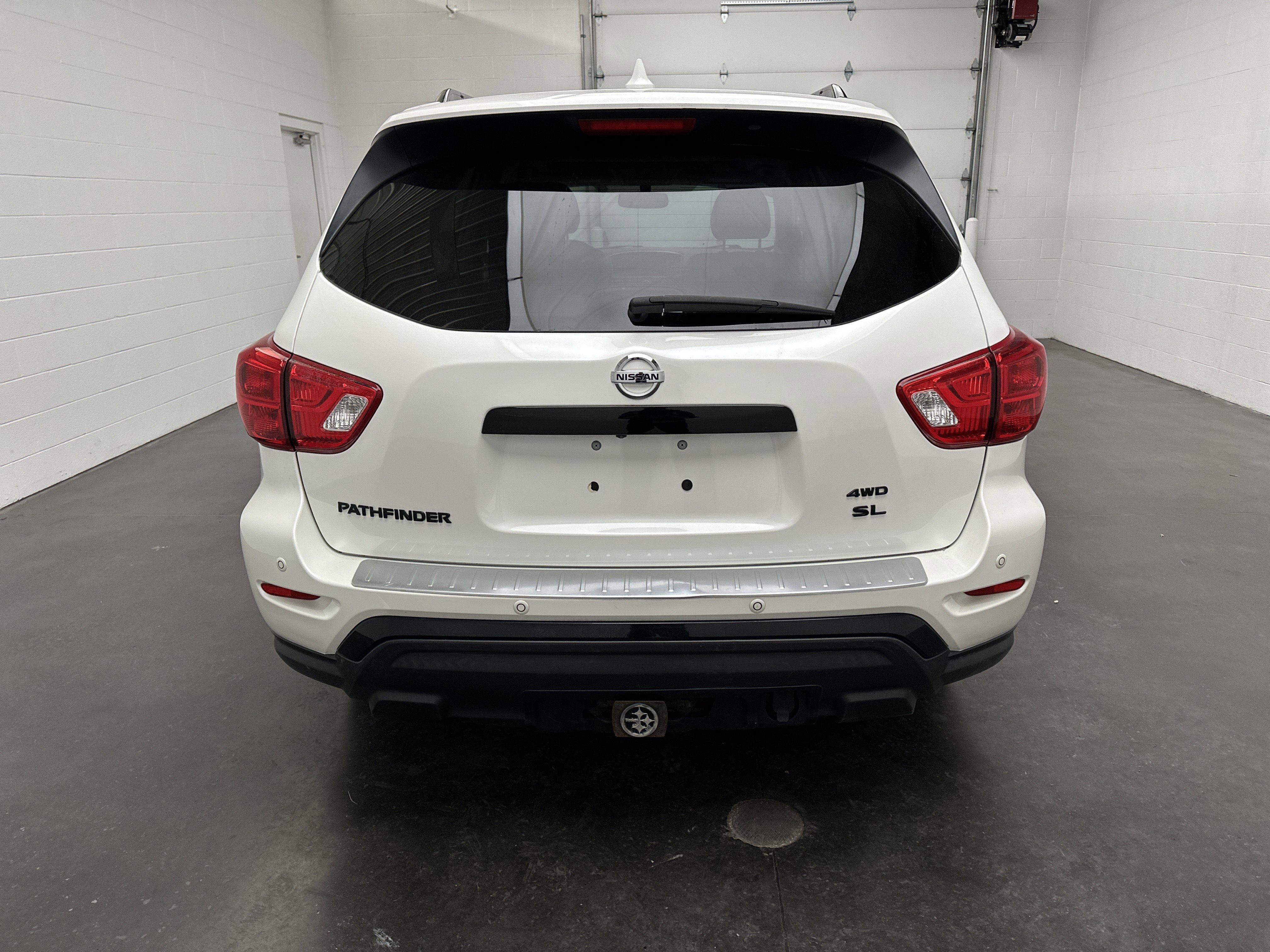 Used 2020 Nissan Pathfinder SL image 7