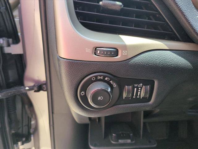 Used 2015 Jeep Cherokee Limited FWD image 13