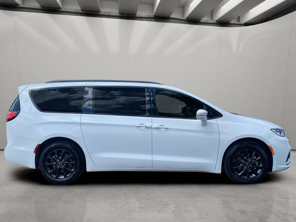 Used 2021 Chrysler Pacifica Touring w/ S Appearance Package FWD image 6