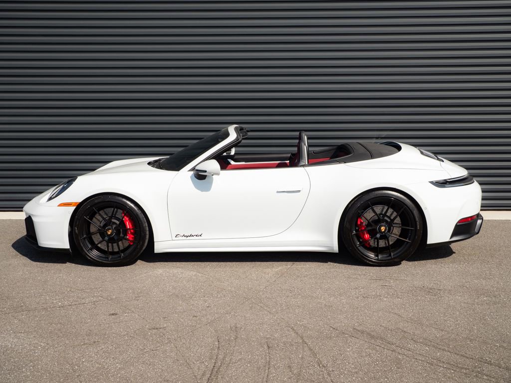 Certified 2025 Porsche 911 Carrera 4 GTS AWD/4WD image 2