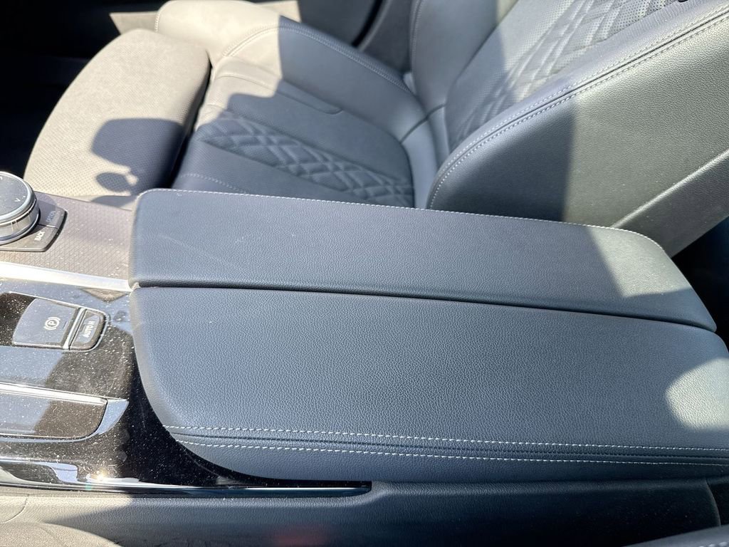 Used 2022 BMW 530e xDrive w/ Premium Package AWD/4WD image 21