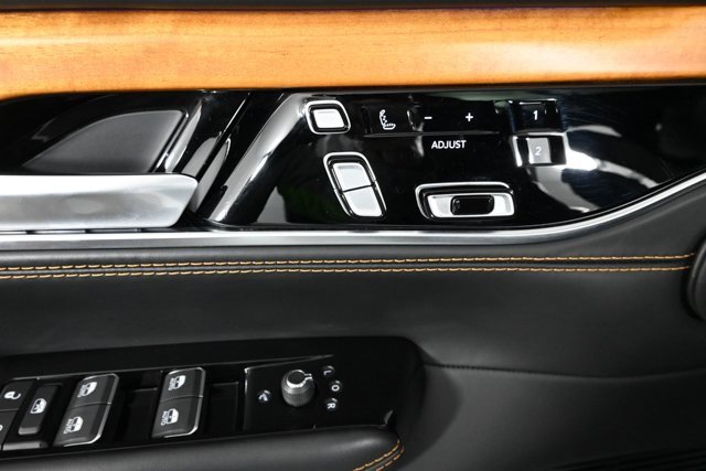 Used 2024 Jeep Grand Wagoneer L Series III image 25