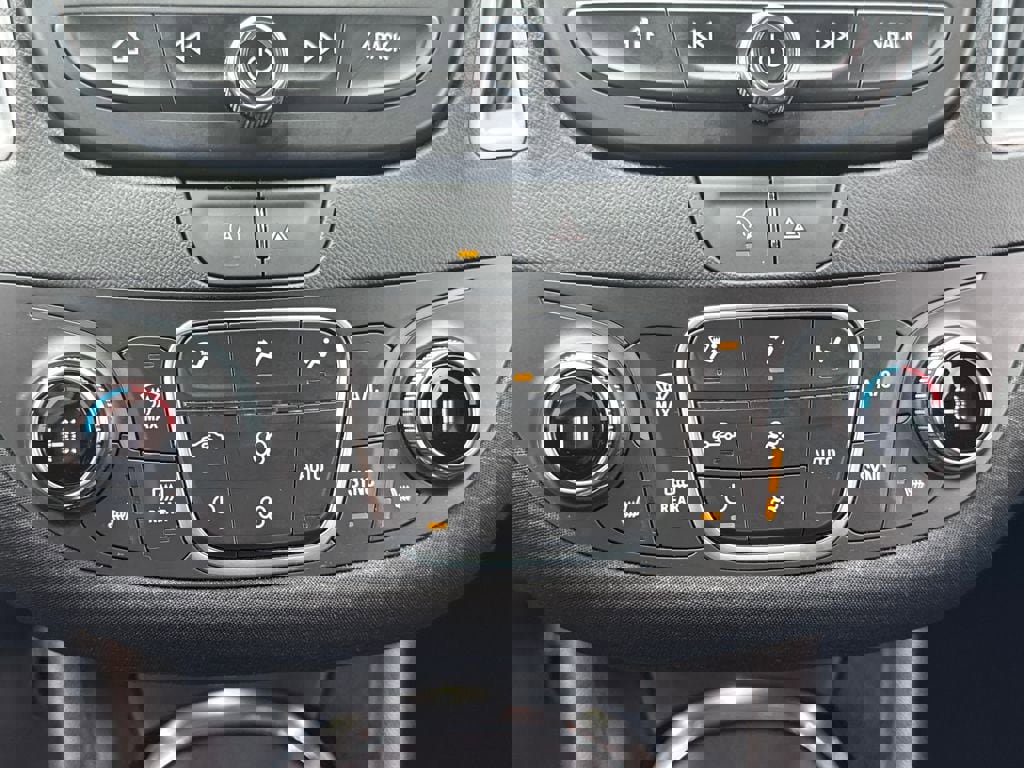 Used 2024 Chevrolet Malibu LT image 23