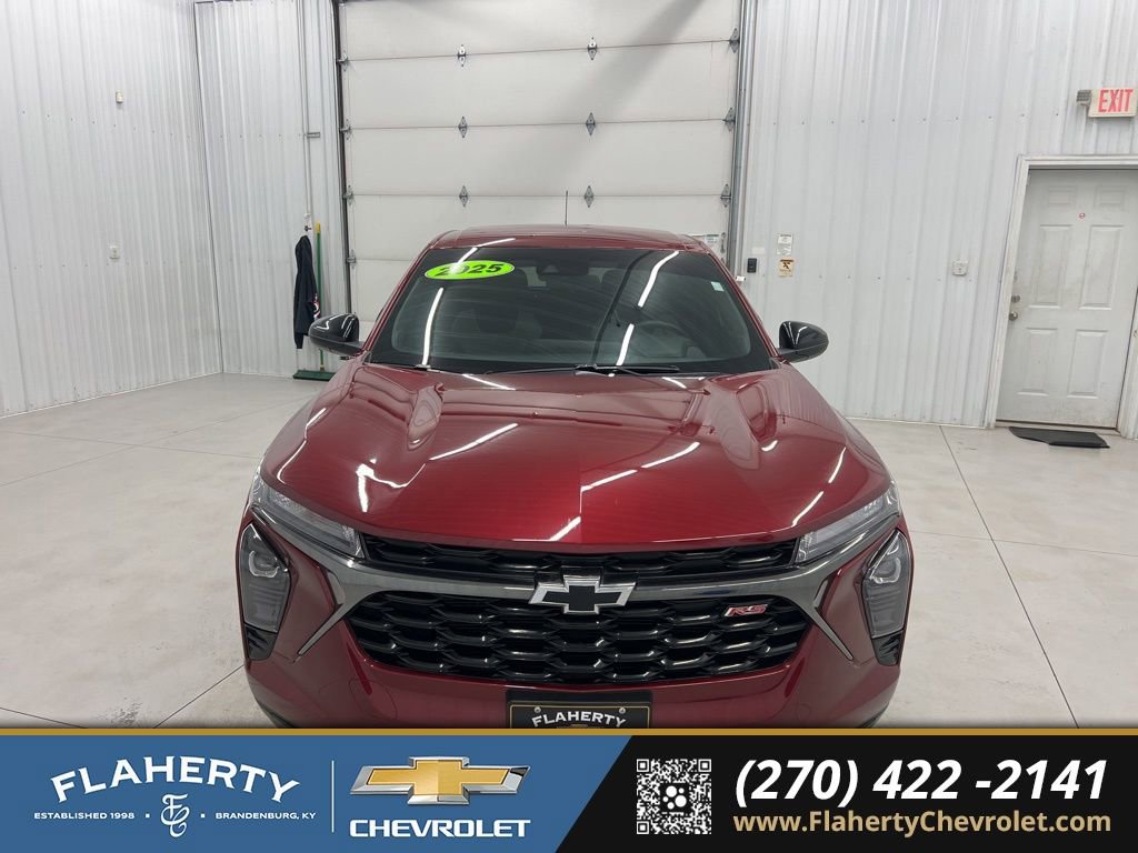 Used 2025 Chevrolet Trax RS w/ Driver Confidence Package image 7