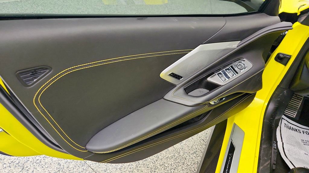Used 2021 Chevrolet Corvette Stingray Premium Conv w/ Z51 Performance Package RWD image 11