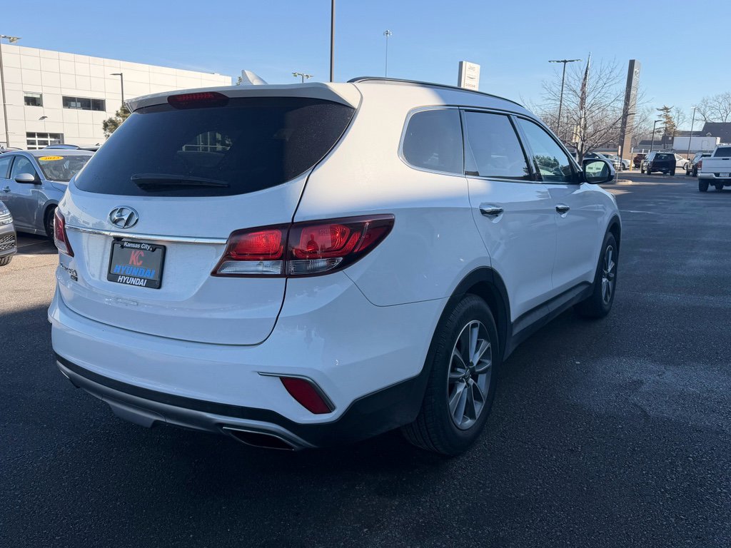 Used 2019 Hyundai Santa Fe XL SE image 5