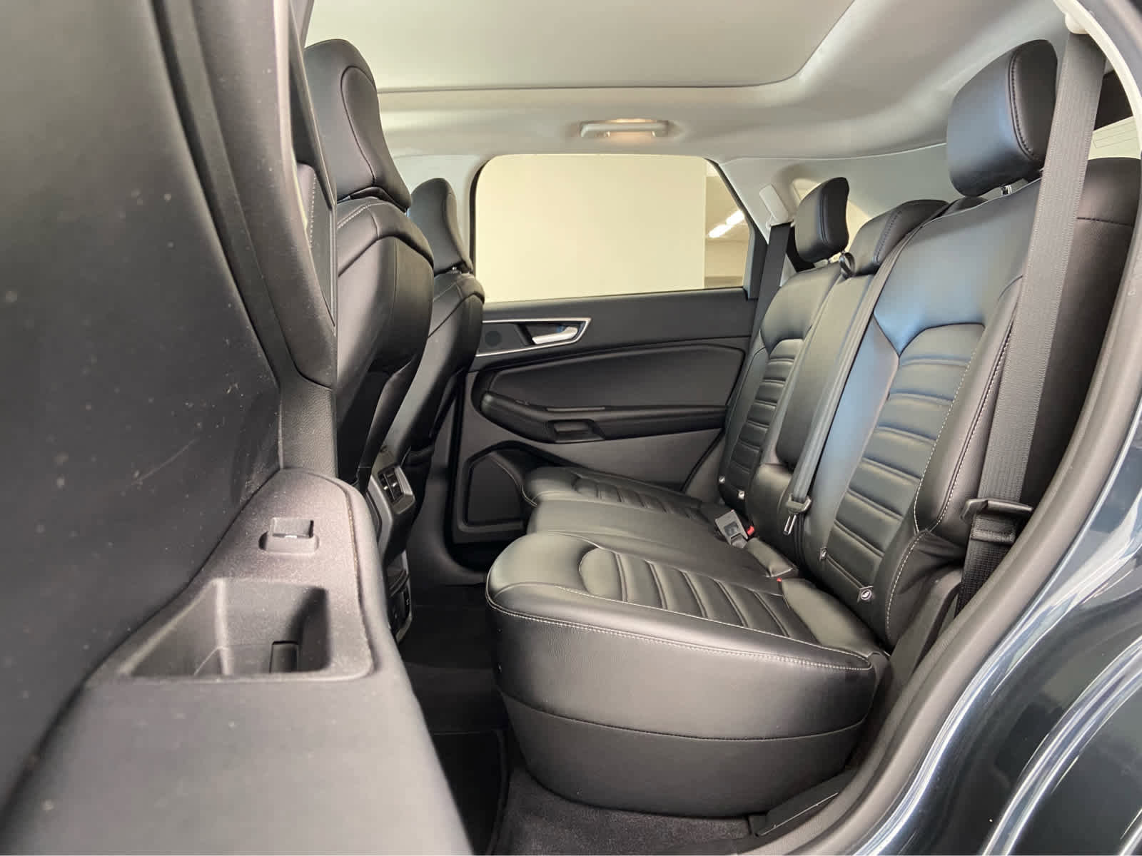 Used 2024 Ford Edge SEL w/ Convenience Package image 17